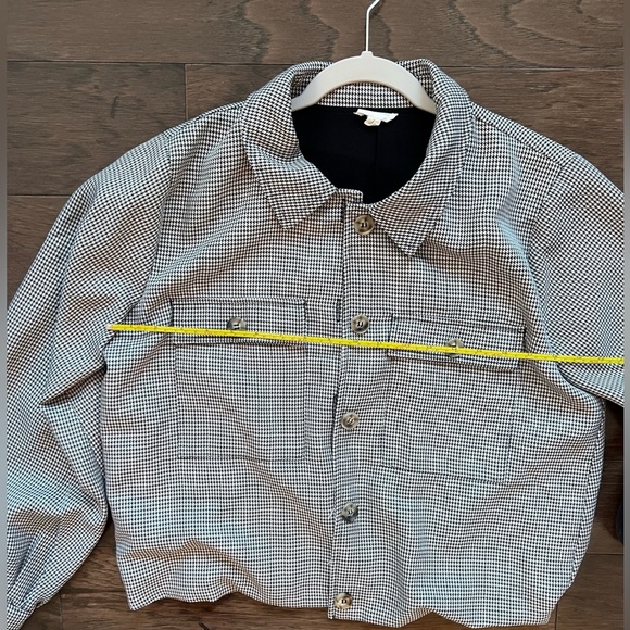 Black and white button down collared bomber jacket. Size L. - Picture 12 of 13